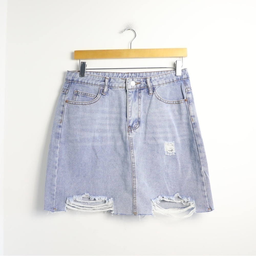 NWOT Shein light blue denim distressed mini skirt M medium ripped short jean